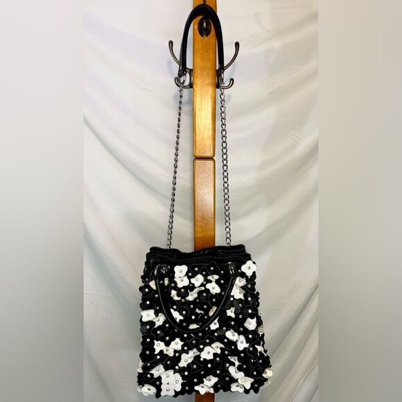 Black White Leather Purse Flowers Applique Shoulder Bag Glam Luxury Amerileather - Picture 11 of 12